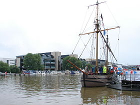 Discovery_280px-discoveryii-brayford_pool_and_lincoln_university_buildings_during_lincoln_waterfront_festival_-_geograph.org.uk_-_501175.jpg